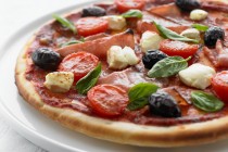 Sonkás-olívás pizza