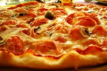 Sonkás-sajtos pizza